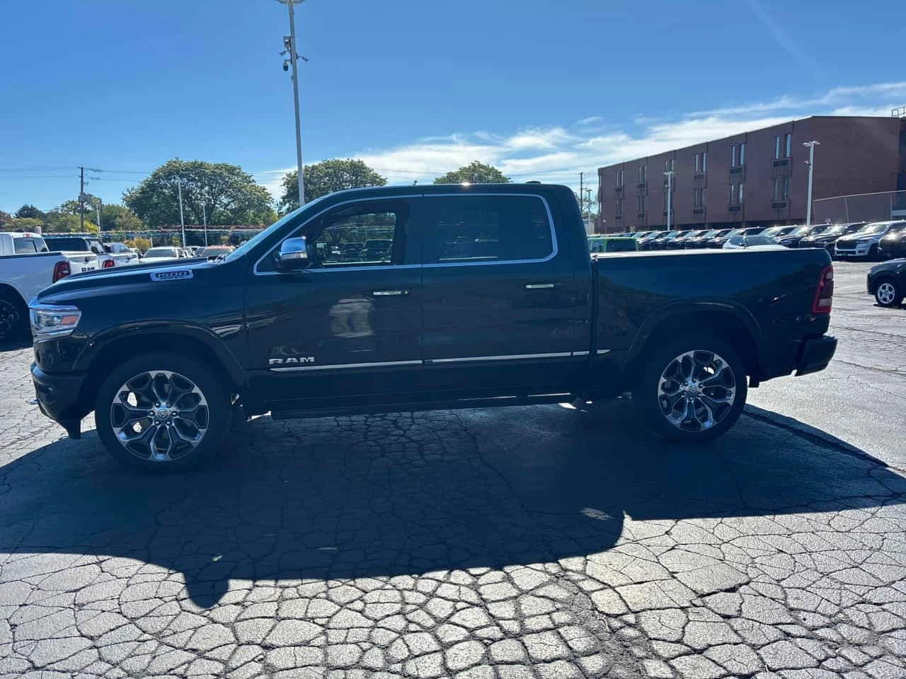 Dodge RAM 1500 * Limited * CARFAX * БЕЗ ПЪРВОНАЧАЛНА ВНОСКА, снимка 2 - Автомобили и джипове - 56233597