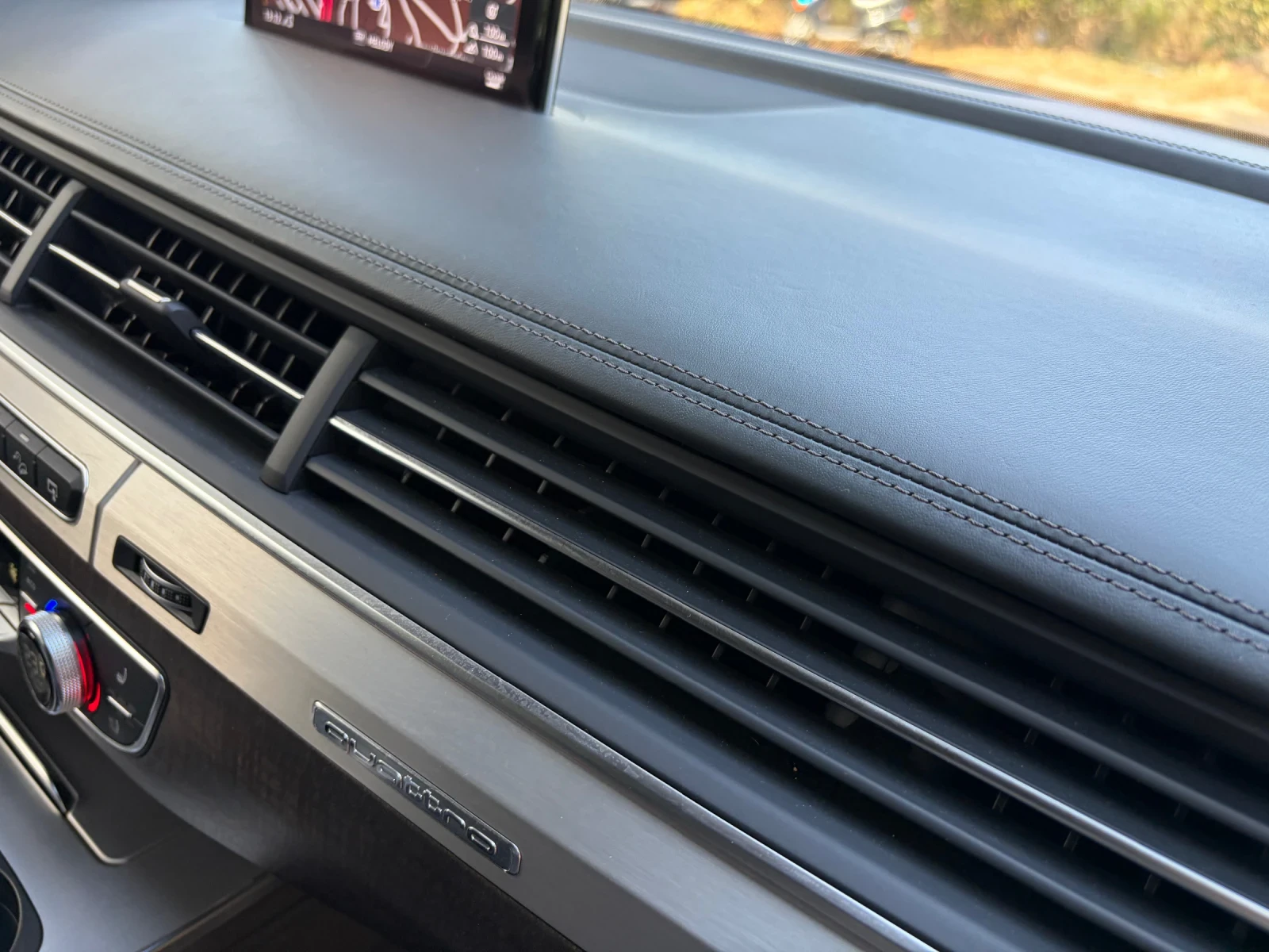 Audi Q7  1 собствени, Matrix LED, 7 седалки, Гаражна , снимка 10 - Автомобили и джипове - 56245173
