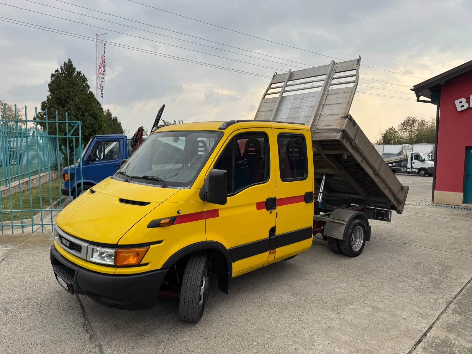 Iveco Daily 35c12* 6+ 1места* Тристранен самосвал - изображение 2