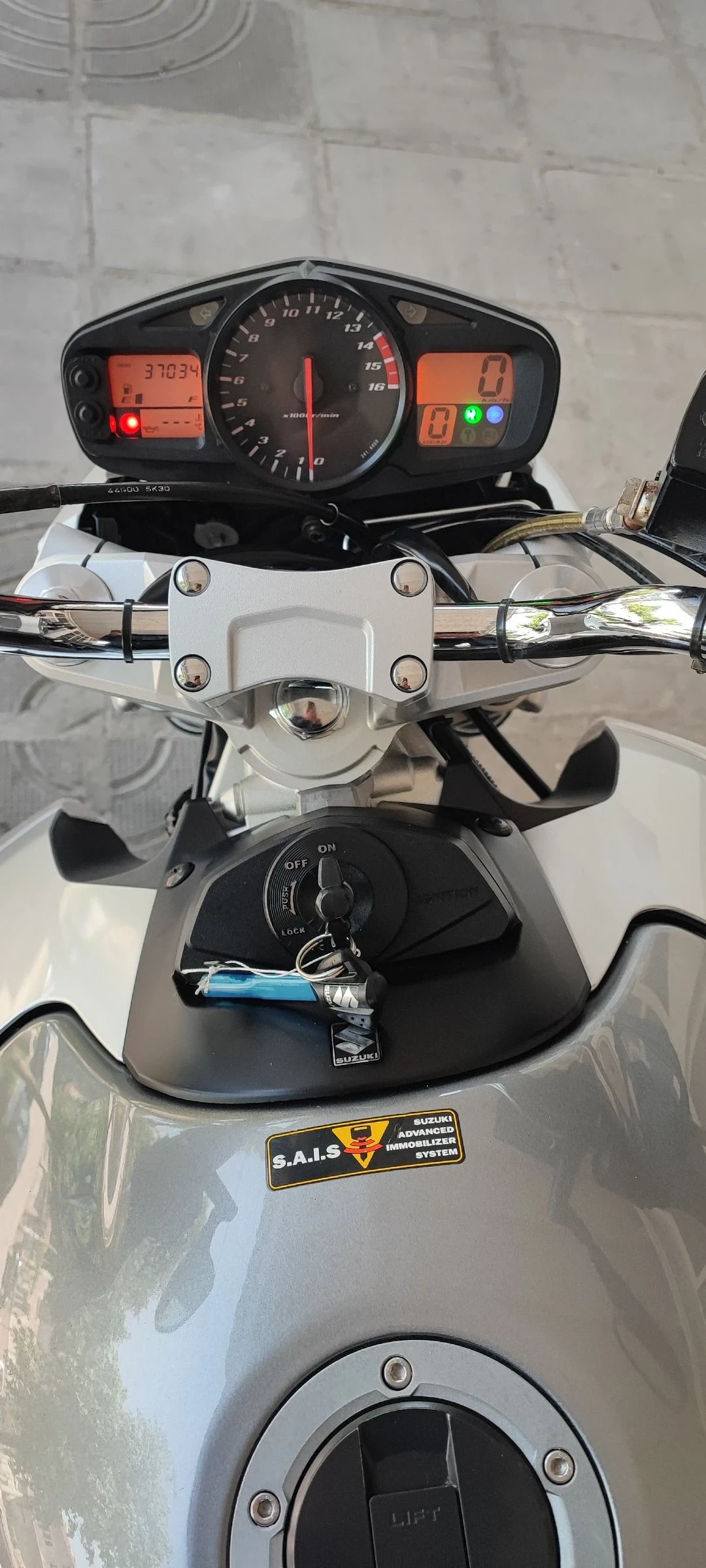 Suzuki Gsr  - изображение 6