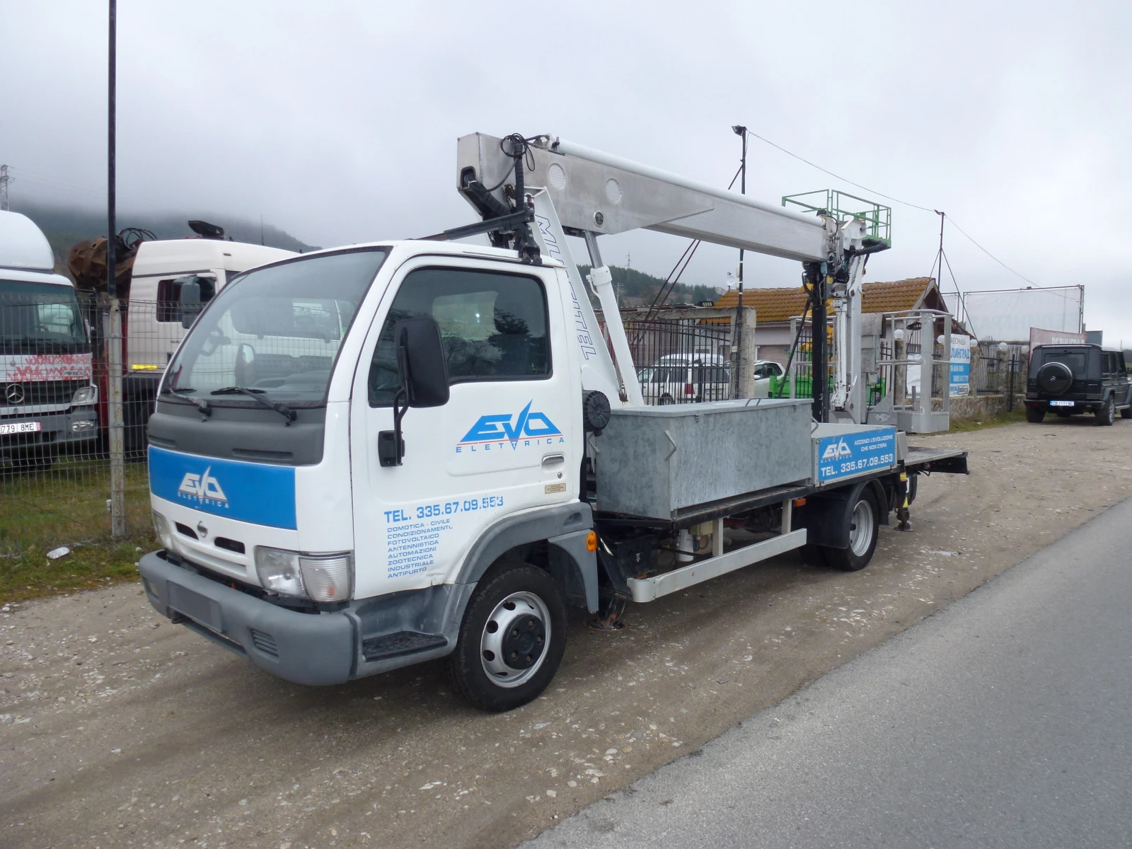 Автовишка Друга марка NISSAN 3.5 т. В-категория | Auto.bg — изображение 1