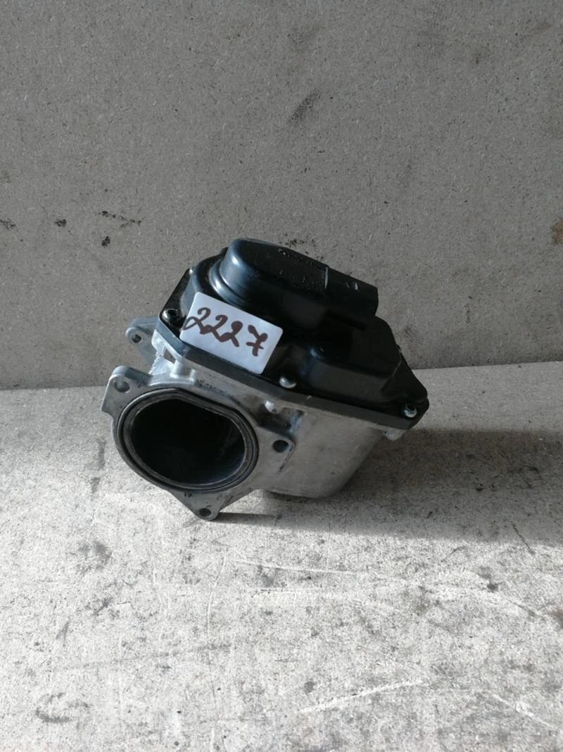 EGR клапан за Audi Skoda Seat VW - 2.0TDI , снимка 1 - Части - 39826029