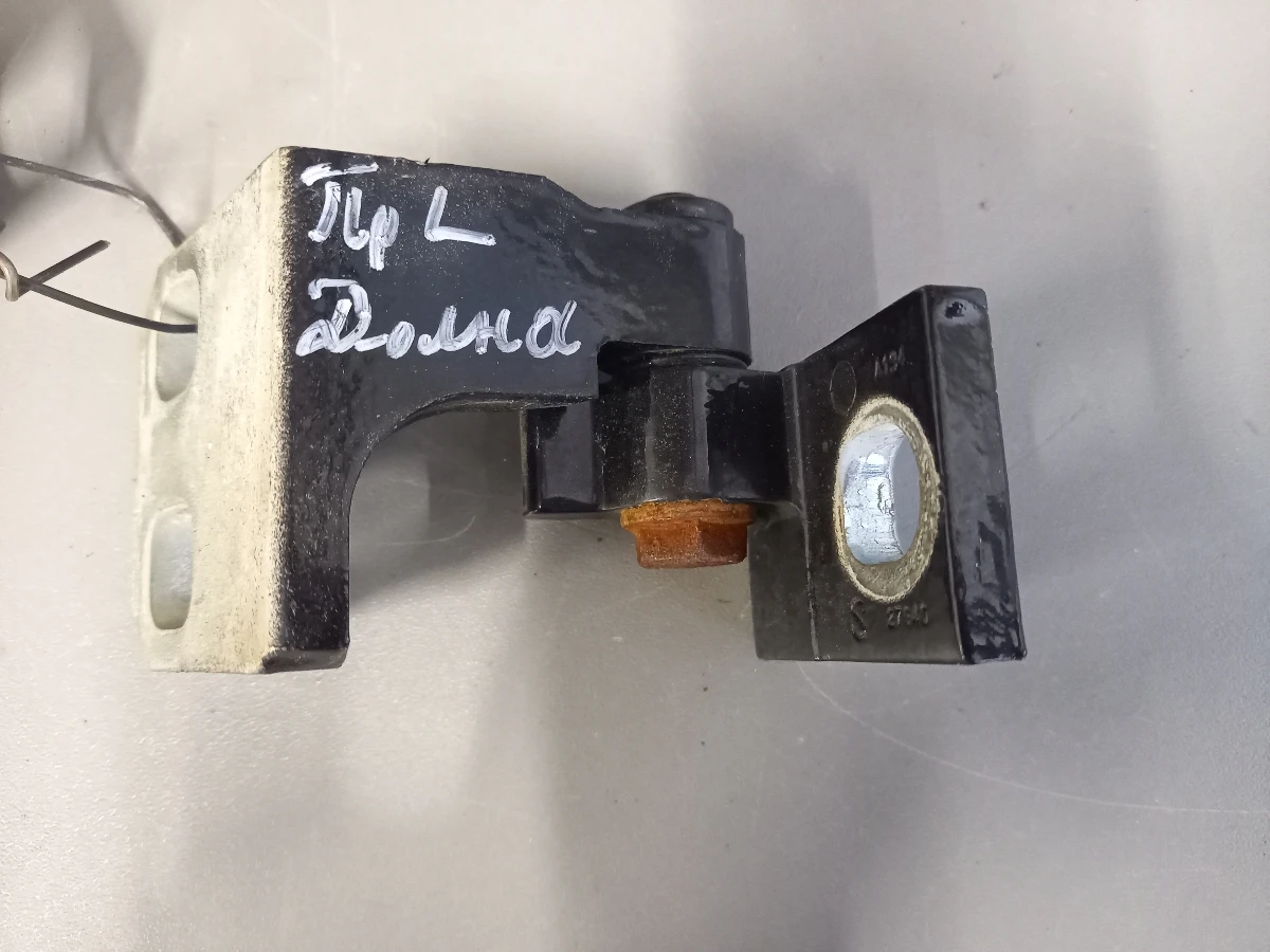 Панта врата предна лява долна Ланчия Ипсилон 