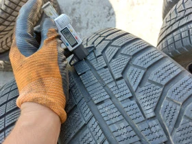 Гуми Зимни 235/60R18, снимка 4