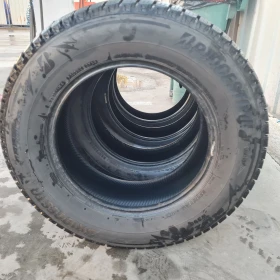 Гуми Зимни 225/65R16, снимка 3 - Гуми и джанти - 48199172