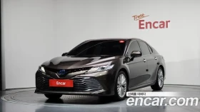 ������ Toyota Camry