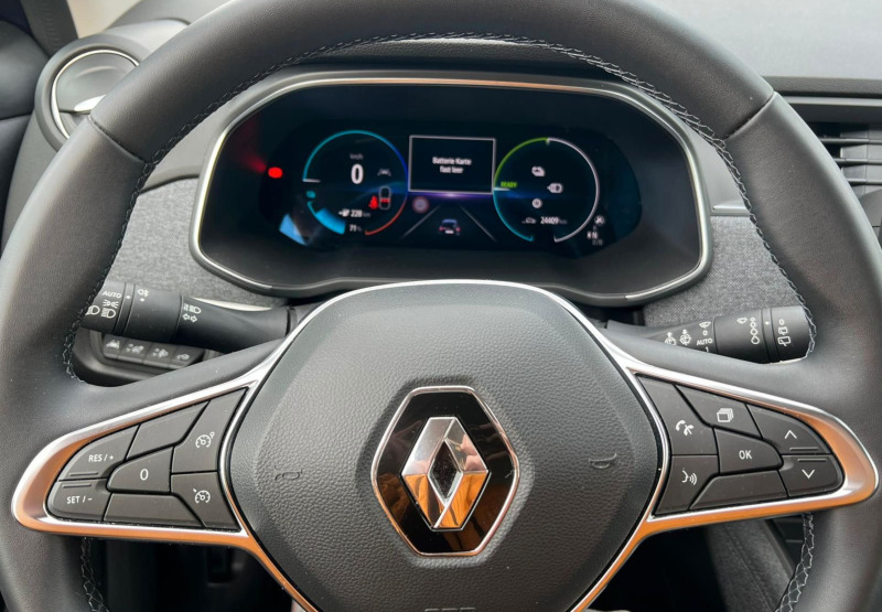 Renault Zoe Дигитал самера навигация Гаранция ТОП!, снимка 8 - Автомобили и джипове - 45316166