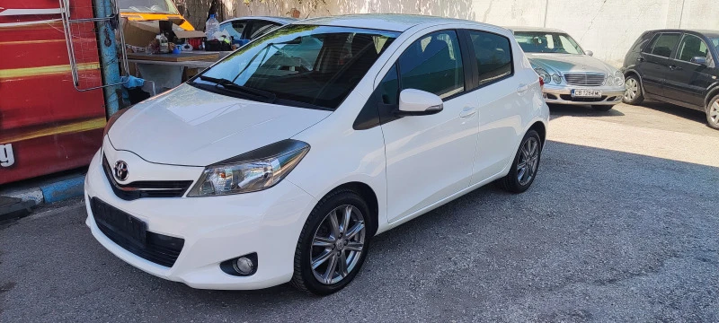 Toyota Yaris Швейцария, снимка 1 - Автомобили и джипове - 47785662