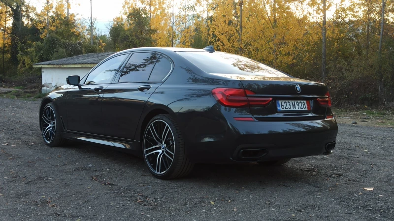 BMW 750 i xDrive M Carbon Core, снимка 7 - Автомобили и джипове - 47729464