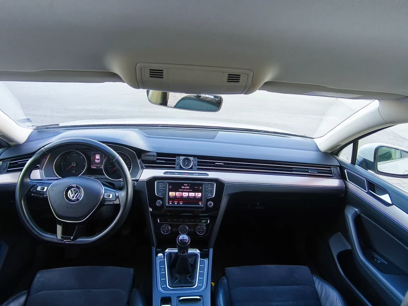 VW Passat 2.0 TDI Highline , снимка 12 - Автомобили и джипове - 51313200
