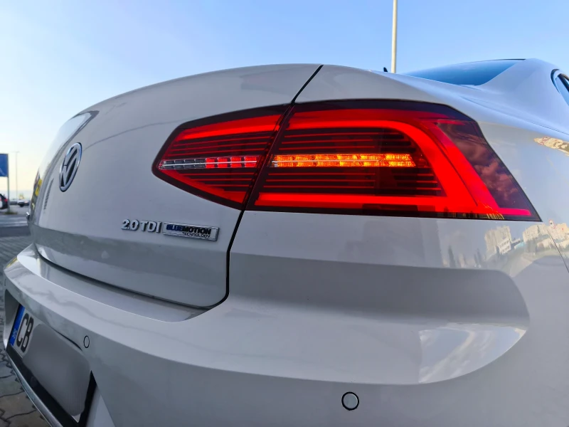 VW Passat 2.0 TDI Highline , снимка 6 - Автомобили и джипове - 51313200