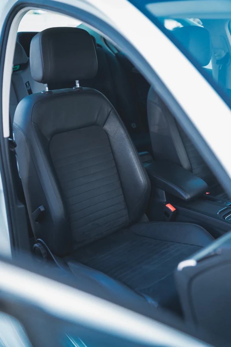 VW Passat 2.0 TDI Highline , снимка 11 - Автомобили и джипове - 51313200