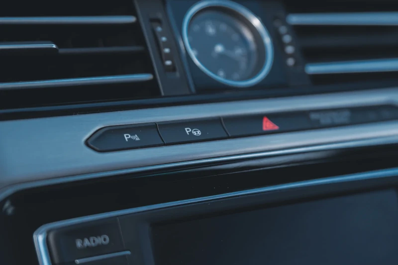 VW Passat 2.0 TDI Highline , снимка 14 - Автомобили и джипове - 51313200