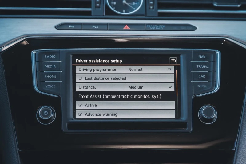 VW Passat 2.0 TDI Highline , снимка 13 - Автомобили и джипове - 51313200