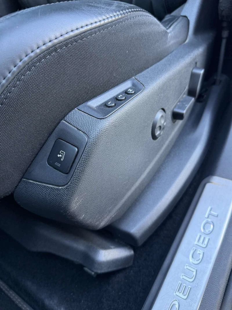 Peugeot 3008 2.0 GT line, снимка 13 - Автомобили и джипове - 52326182