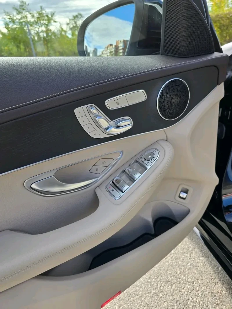 Mercedes-Benz C 300, снимка 11 - Автомобили и джипове - 52012531