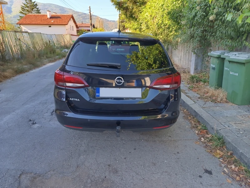 Opel Astra 1.6 CDTi, снимка 4 - Автомобили и джипове - 52727272