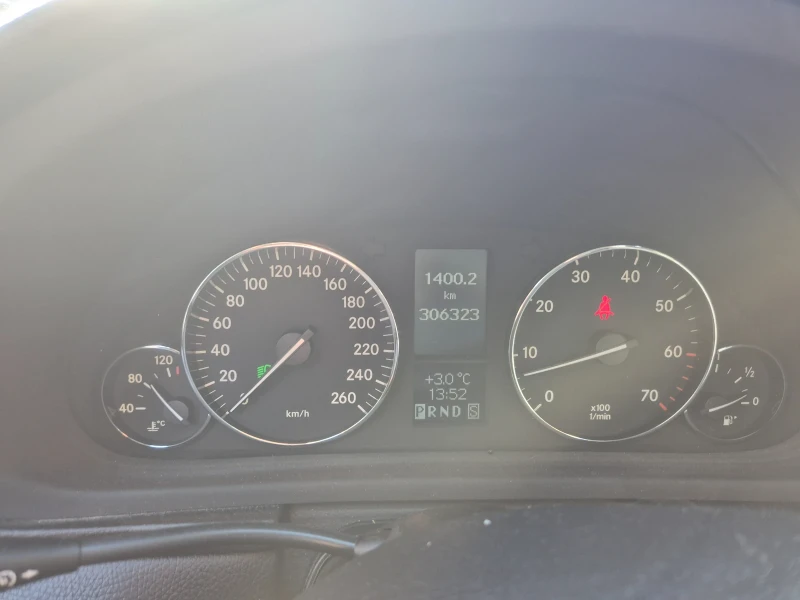 Mercedes-Benz C 320, снимка 10 - Автомобили и джипове - 52967241