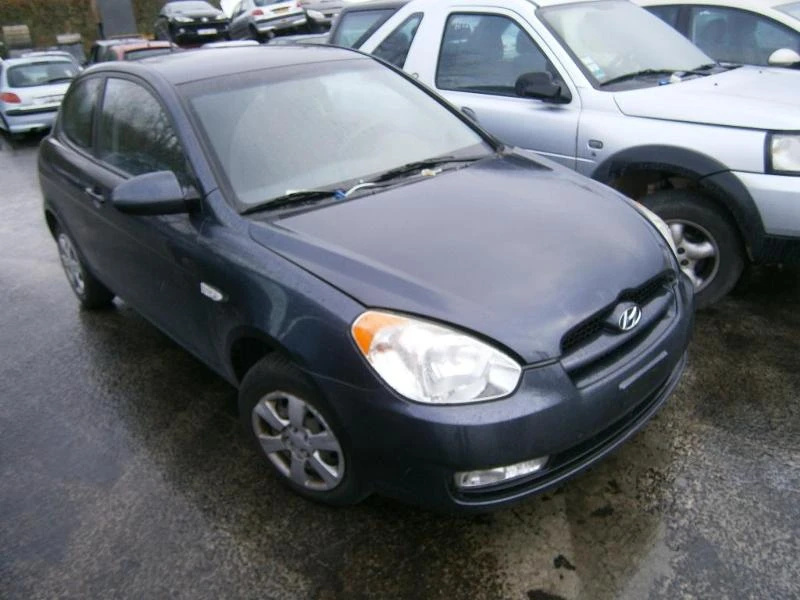 Hyundai Accent 1.5 CRDi, снимка 2 - Автомобили и джипове - 36255554