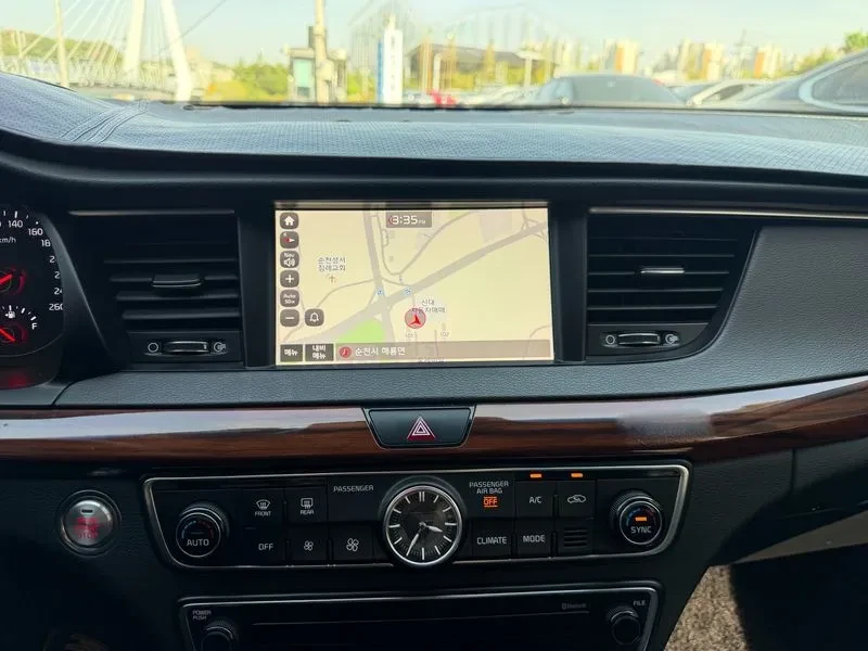 Kia K7  2.4 Gdi Limited, снимка 9 - Автомобили и джипове - 55278398