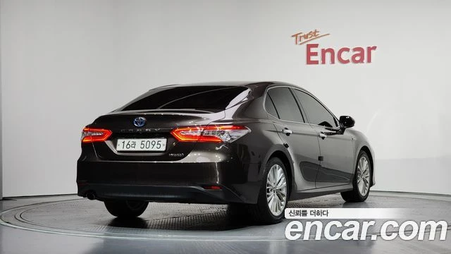 Toyota Camry, снимка 2 - Автомобили и джипове - 55983940