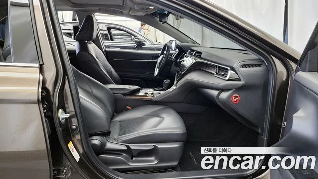 Toyota Camry, снимка 11 - Автомобили и джипове - 55983940