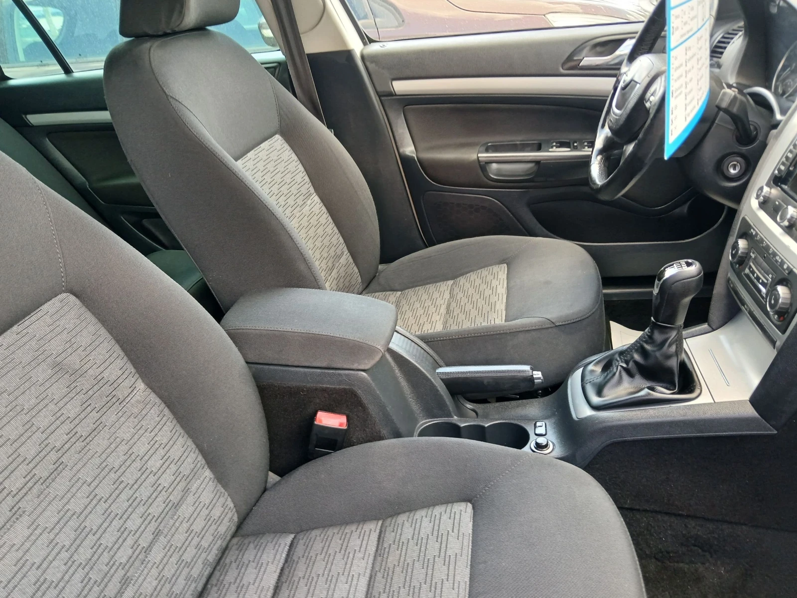 Skoda Octavia 2.0, снимка 7 - Автомобили и джипове - 37183431