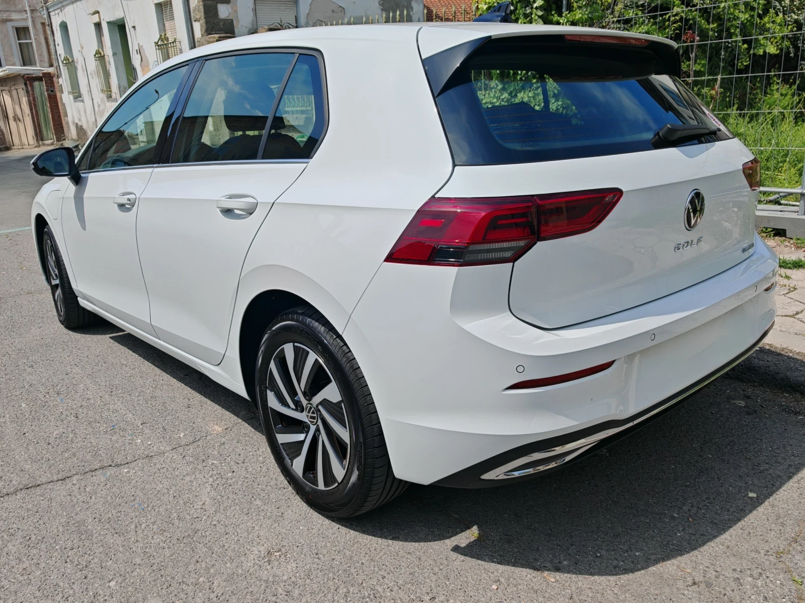 VW Golf eHybrid Style* ДДС* IQ LED* Memory* Massage - изображение 4