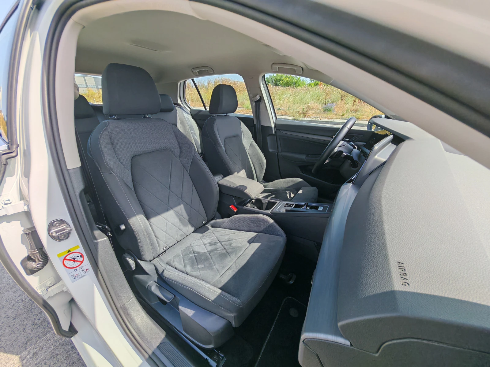 VW Golf eHybrid Style* ДДС* IQ LED* Memory* Massage | Mobile.bg — изображение 13