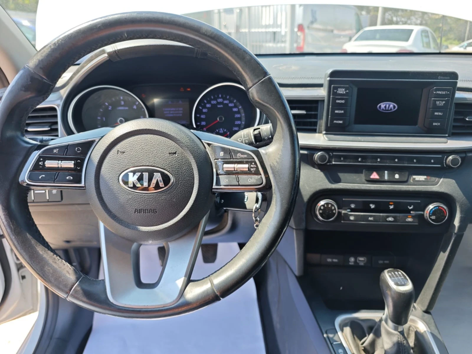 Kia Ceed 1.6CRDI* ТОП ЦЕНА* НАЛИЧНА В  РУСЕ* *  - изображение 8