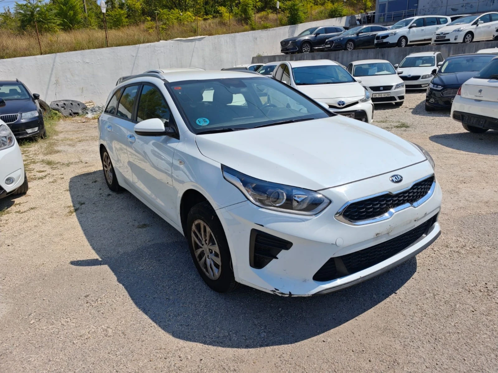 Kia Ceed 1.6CRDI* ТОП ЦЕНА* НАЛИЧНА В  РУСЕ* *  - изображение 5