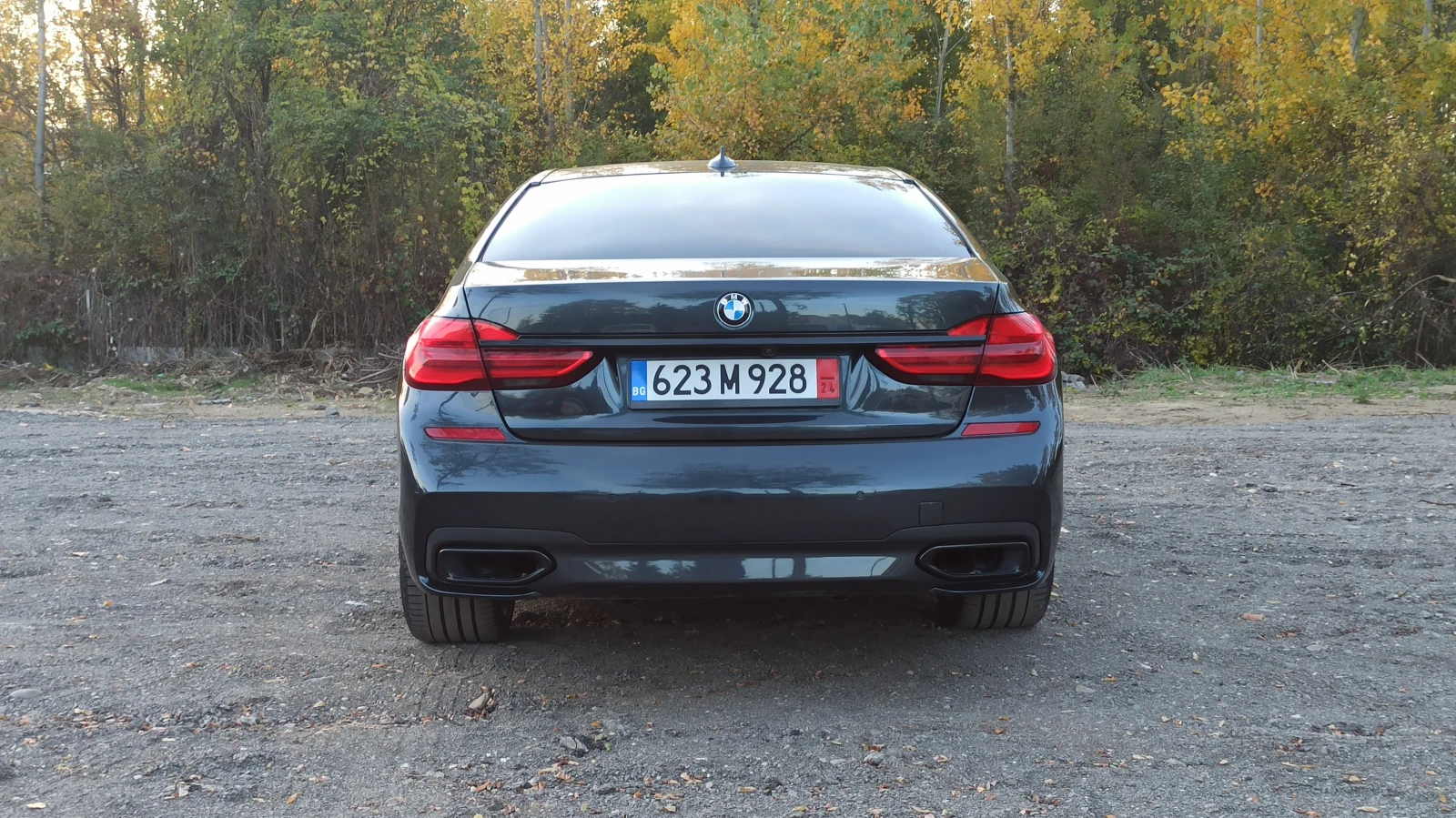 BMW 750 i xDrive M Carbon Core - изображение 6