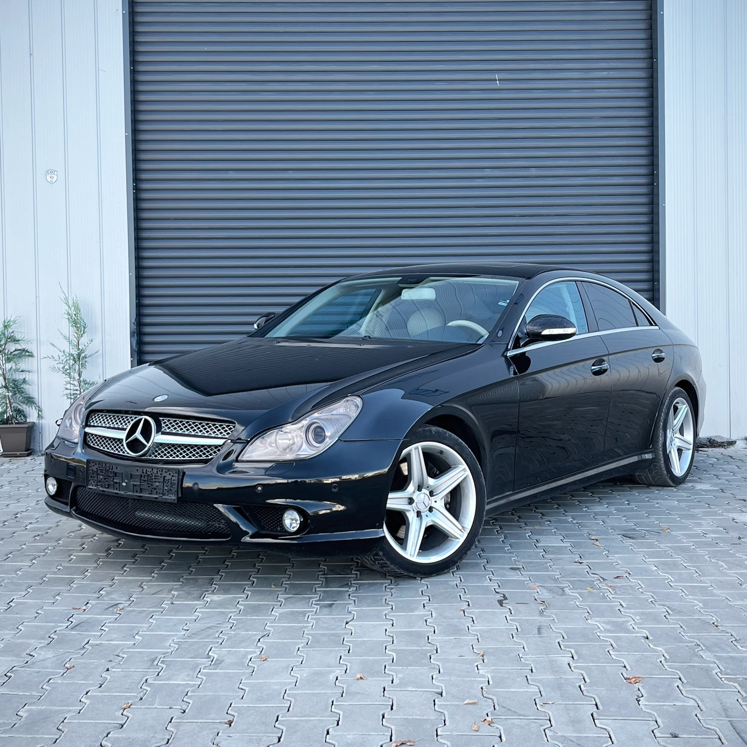 Mercedes-Benz CLS 500 AMG Pack, 550 - 5.5 V8 - изображение 3