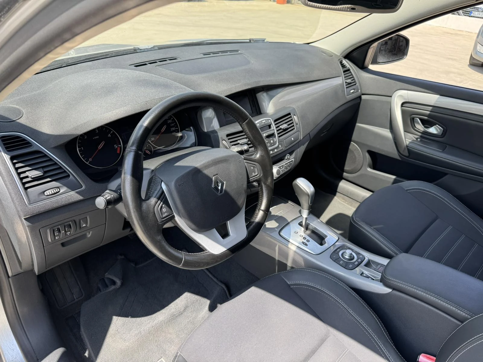 Renault Laguna D* 2.0* 175ps* АВТОМ* НАВИ* КОЖА* FULL - изображение 9