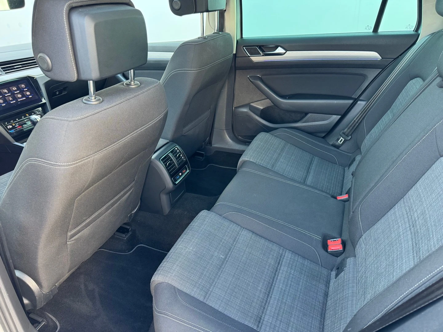 VW Passat VW Passat Var. Business 2.0TDI SCR 4MOT DSG, снимка 8 - Автомобили и джипове - 53322579