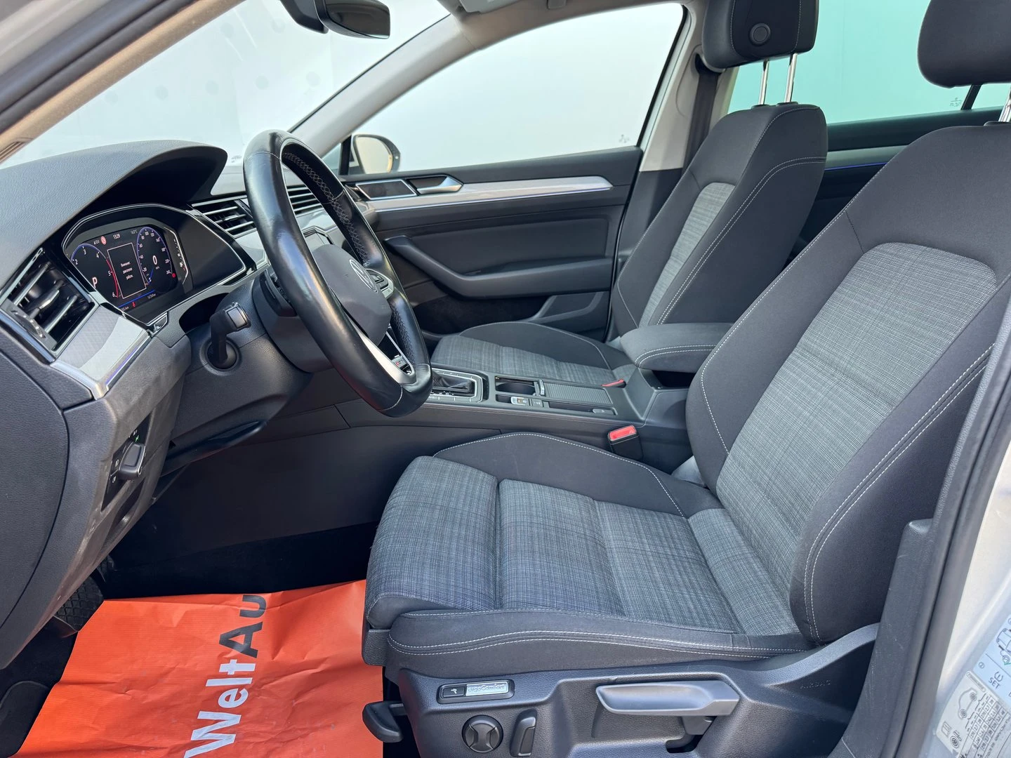 VW Passat VW Passat Var. Business 2.0TDI SCR 4MOT DSG, снимка 7 - Автомобили и джипове - 53322579