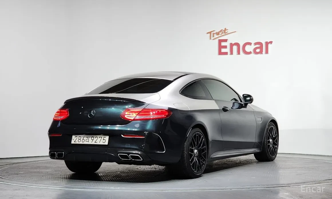 Mercedes-Benz C 63 AMG 4.0 Coupe * Burmester * 360, снимка 2 - Автомобили и джипове - 54306660