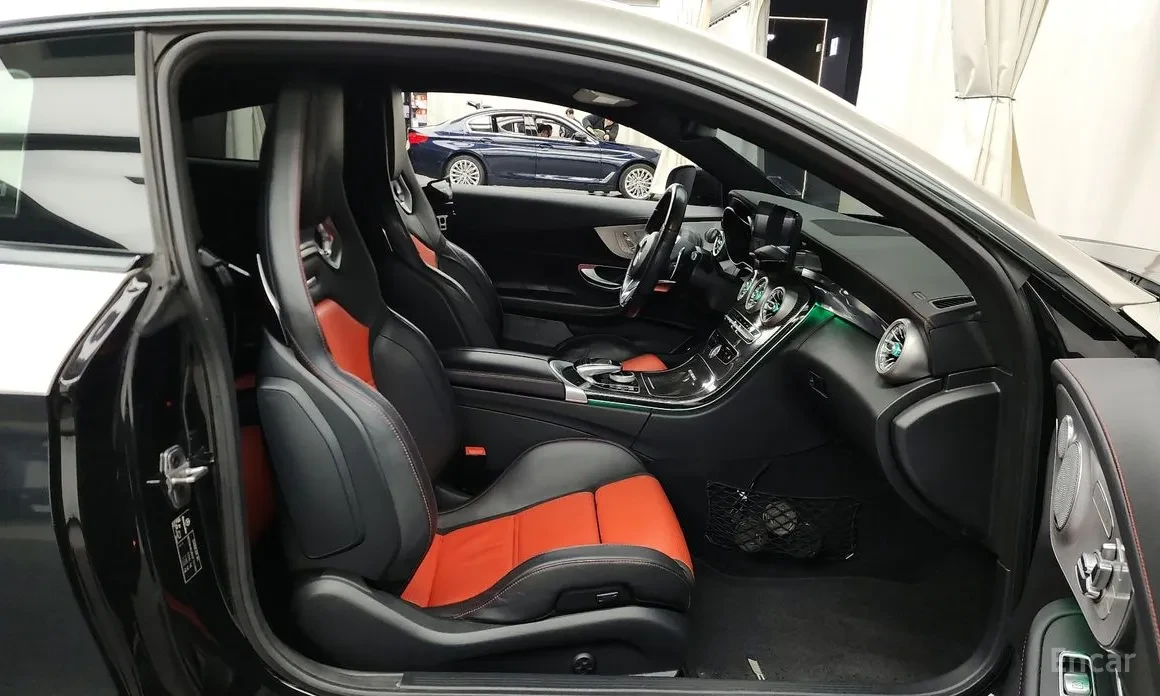 Mercedes-Benz C 63 AMG 4.0 Coupe * Burmester * 360, снимка 9 - Автомобили и джипове - 54306660