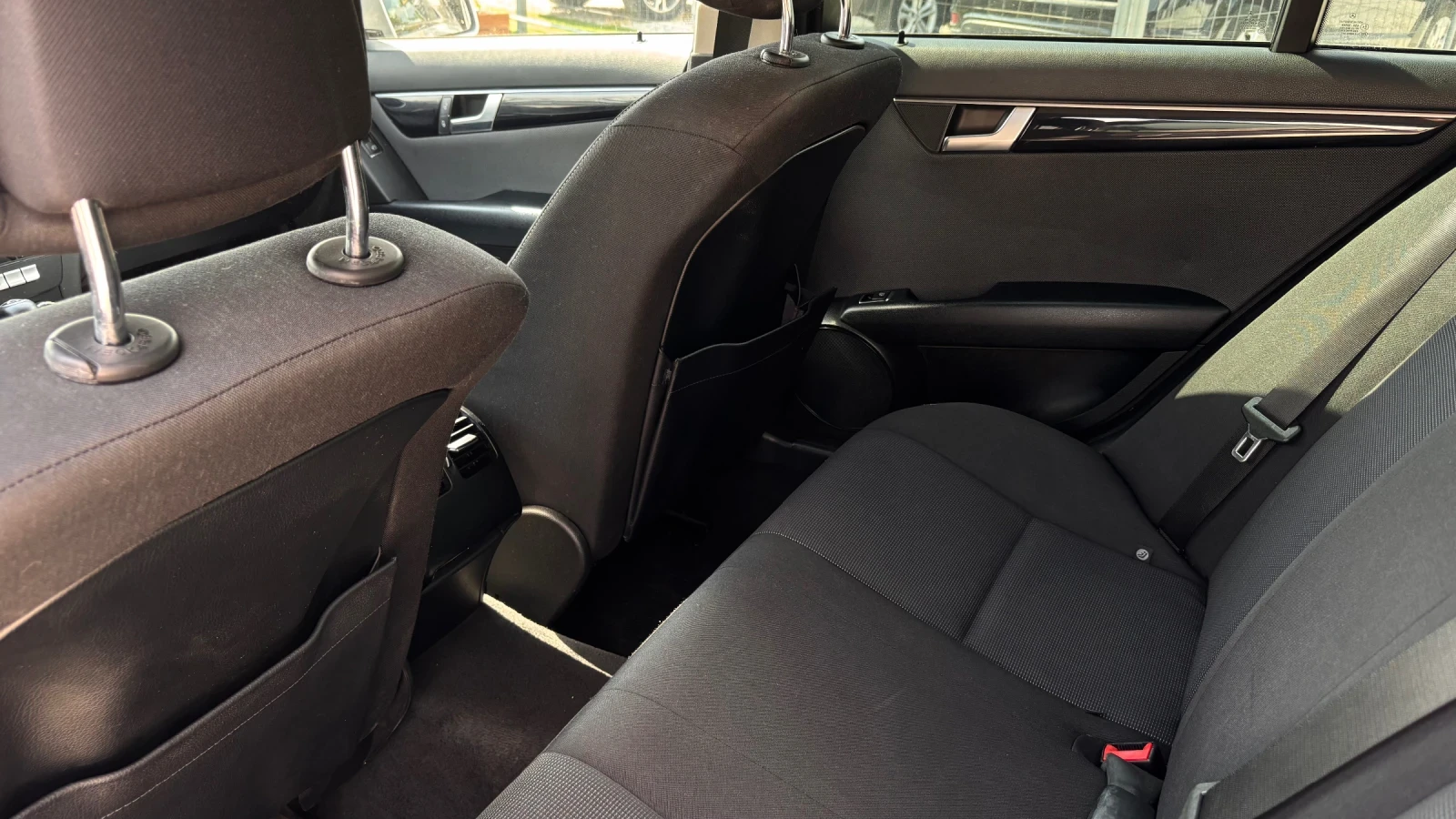 Mercedes-Benz C 220 Нов внос от Италия , снимка 6 - Автомобили и джипове - 54508442