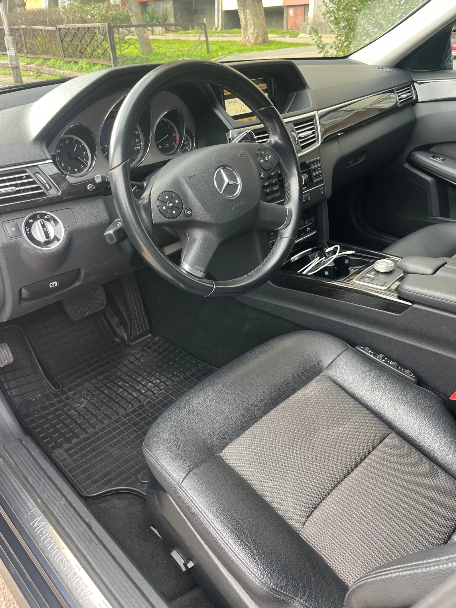 Mercedes-Benz E 350, снимка 9 - Автомобили и джипове - 54745494