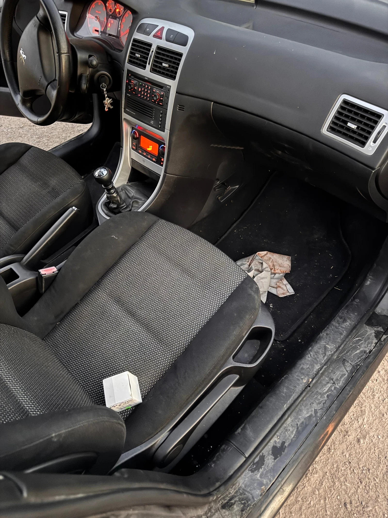 Peugeot 307 2.0HDI 307SW, снимка 8 - Автомобили и джипове - 55131050
