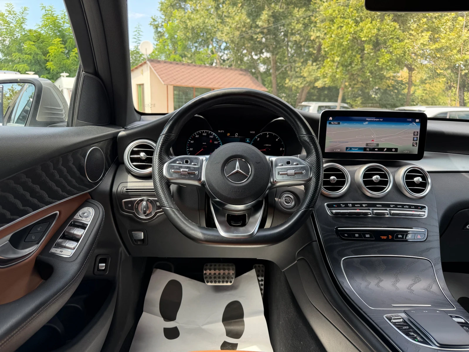 Mercedes-Benz GLC 200 4Matic/AMG PACK, снимка 11 - Автомобили и джипове - 55414328