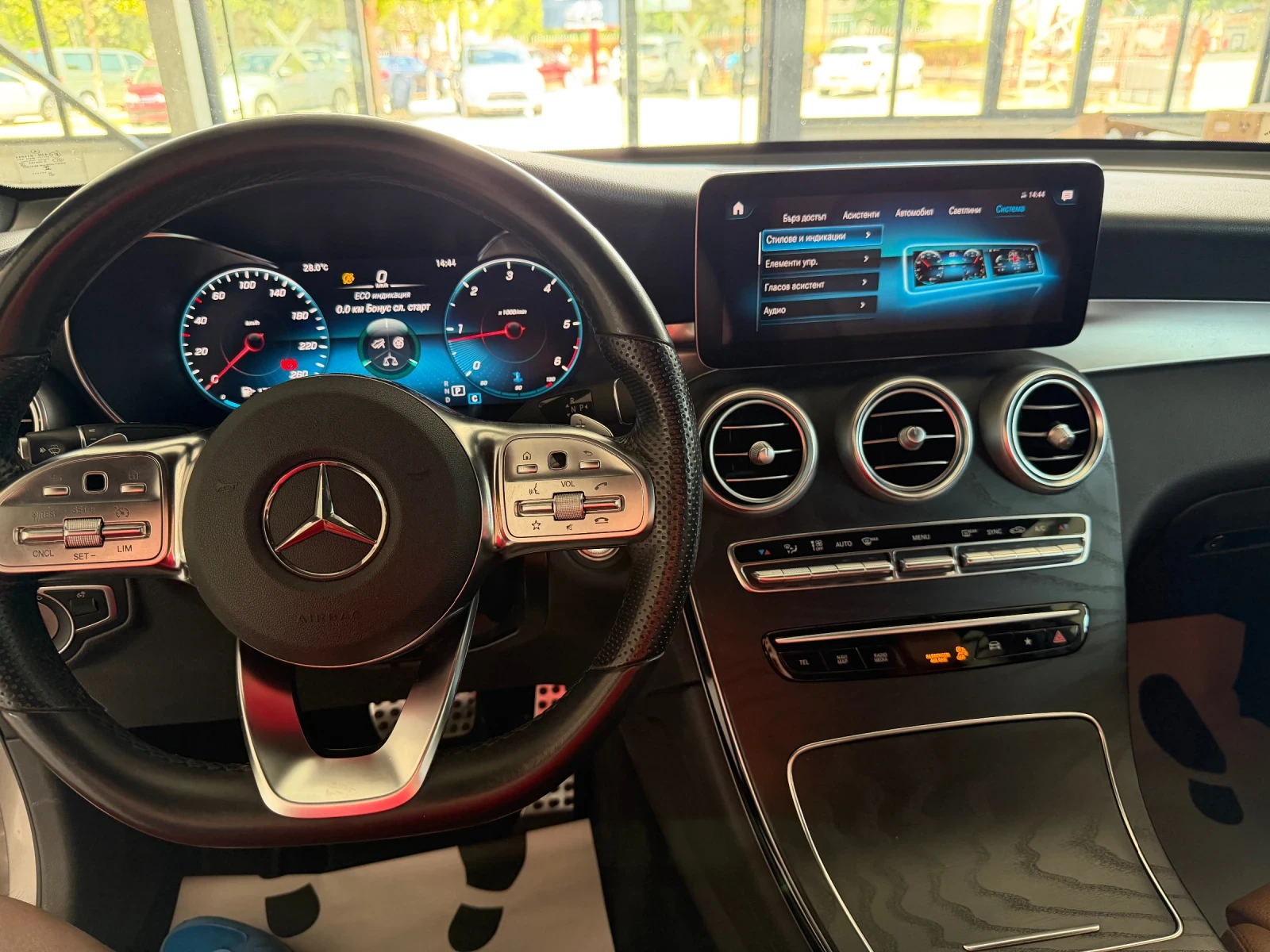 Mercedes-Benz GLC 200 4 matic / AMG PACK, снимка 12 - Автомобили и джипове - 55414328