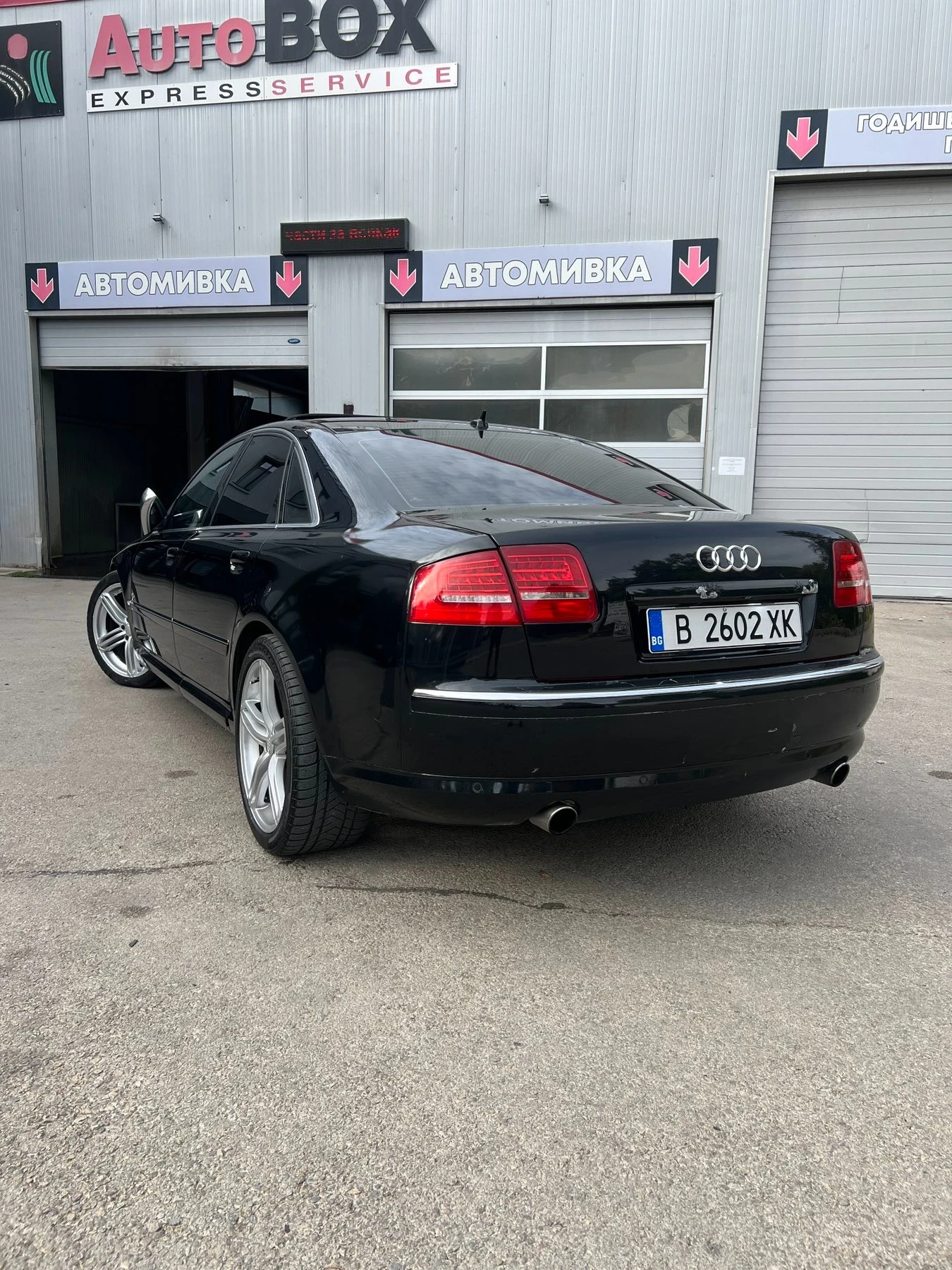 Audi A8 3.2 benzin, снимка 11 - Автомобили и джипове - 56217881