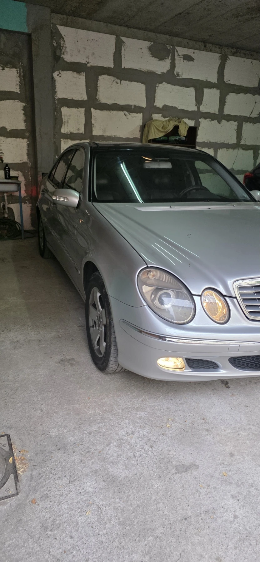 Mercedes-Benz E 220 W211 Elegance, снимка 3 - Автомобили и джипове - 56474380