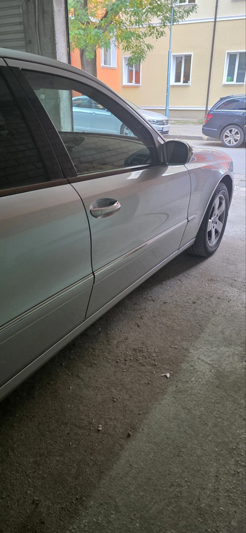 Mercedes-Benz E 220 W211 Elegance, снимка 8 - Автомобили и джипове - 56474380