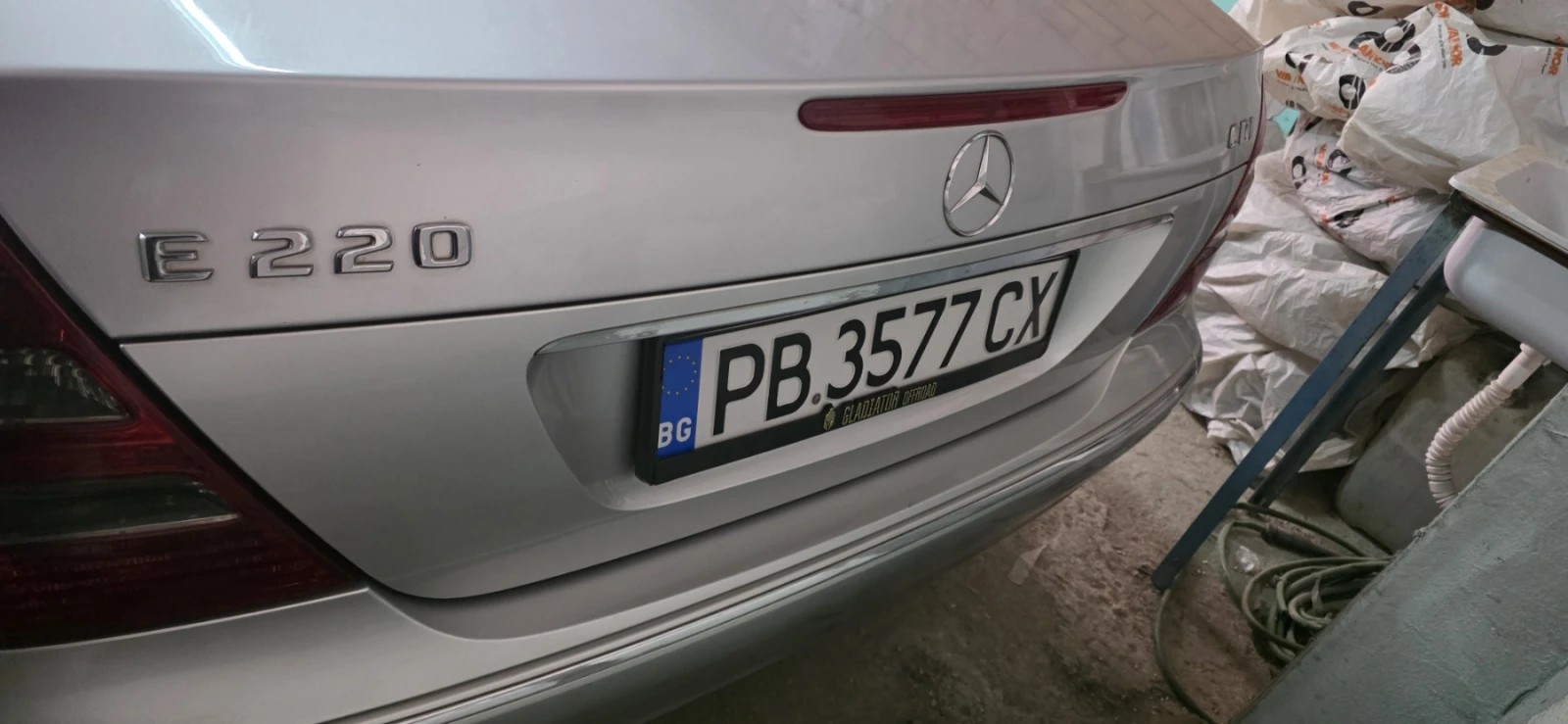 Mercedes-Benz E 220 W211 Elegance, снимка 9 - Автомобили и джипове - 56474380