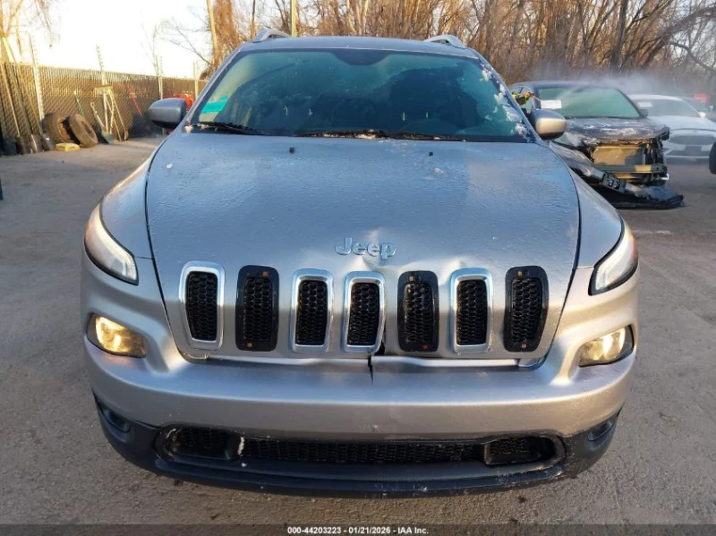 Jeep Cherokee 2.4l Latitude, снимка 12 - Автомобили и джипове - 53466638