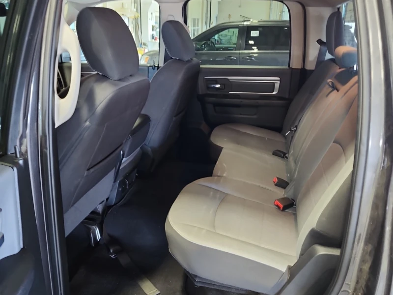 Dodge RAM 1500 SLT| 5.7L HEMI V8| CARFAX| | , снимка 11 - Автомобили и джипове - 53493184