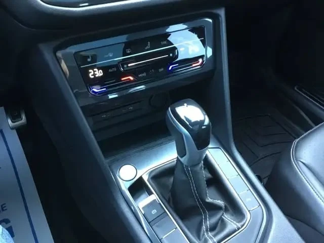 VW Tiguan * Comfortline R-Line Black Edition * 4MOTION AWD *, снимка 13 - Автомобили и джипове - 53269710